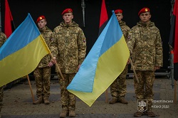 urochistosti na teatralnomu maydani d odnya zahisnikiv i zahisnits ukraini 12
